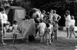 Tillicum interacting with Girl Guides