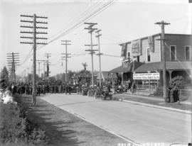 [Crowds gathered for the opening of Kingsway near Boundary Road]