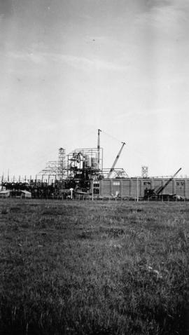 Construction of Raymond, Alberta refinery