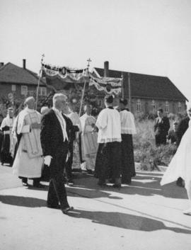 [An outdoor Corpus Christi celebration]