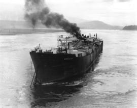 [Accident, freighter "Norwich City" after collision with Second Narrows Bridge]