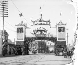 [Chinese arch at Hastings and Carrall Streets, erected for visit of Duke and Duchess of Cornwall ...