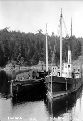 [Paddle wheeler "Maude" and tugboat "Isabel"]