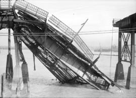 [Portion of fire damaged section of Connaught Bridge [Cambie Street Bridge, collapsed in False Cr...