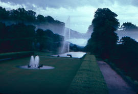 Gardens - United Kingdom : fountains at Chatsworth