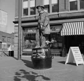 Gassy Jack statue in Gastown
