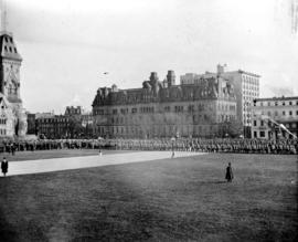 March past the Governor General, Ottawa, Nov[ember] 1915