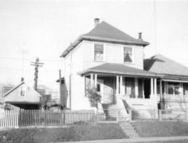 [View of one-storey house (ca 1910) at 1737 East Pender Street]