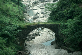Landscape - general : Omei Shan old bridge