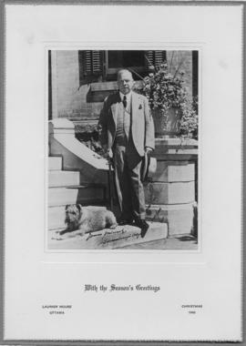 Prime Minister William Lyon Mackenzie King and his dog
