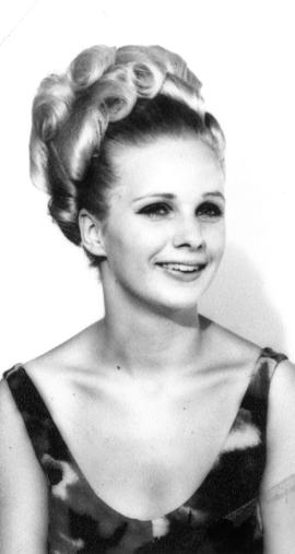 Brenda Wakely, Miss White Rock 1969 : [portrait]