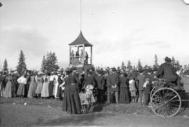 [Crowds gathered for the annual Royal Agricultural Exhibition]