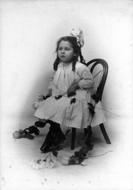 ["Dorothy, 3 1/2 yrs" possibly child of Alfred T. Layne and Daisy D'Avara]