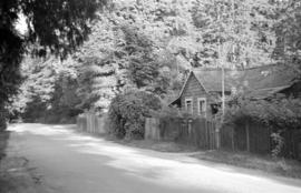 [The Cummings' cottage on Park Road near Brockton Point]