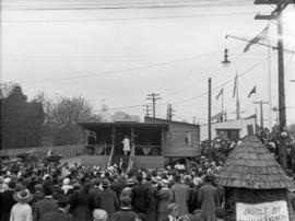 [Crowds surrounding a building during a wartime carnival on the Cambie Street Grounds]