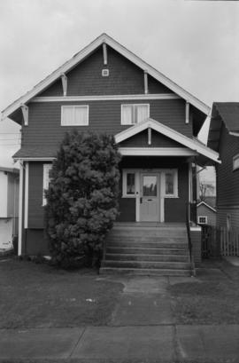 [2513 East King Edward (25th) Avenue]