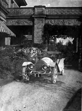 Pierce Arrow car at Gabriola House, 1915