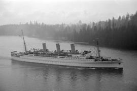 ["Empress of Canada" leaving harbour]