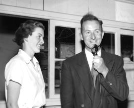 Barbara Andrews thanking Doug Hamilton, 4-H Supervisor for a successful show