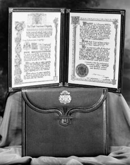 Address of Welcome [and presentation case for] King George VI and Queen Elizabeth from the City o...