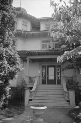 [House at 1110, street unidentified]