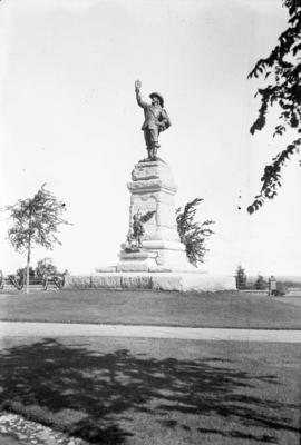 Jacques Cartier statue, Ottawa