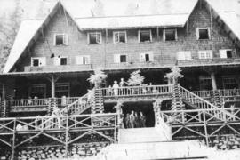 [Exterior of the Wigwam Inn]