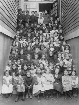 [Students on the steps of North Vancouver Public (Chesterfield) School]