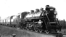 At Fort Langley : No. 5117 [the royal train during visit of King George VI and Queen Elizabeth]