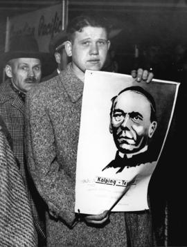 [Hungarian refugees arrive at the airport]