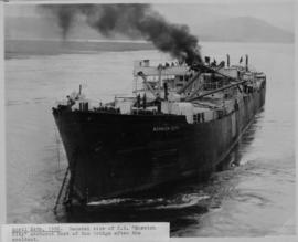 General view of S.S. Norwich City anchored east of the bridge after the accident : April 24, 1929