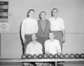 [Group portrait of West Vancouver Bowlers]