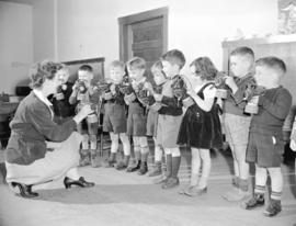 A.R.P. children's gas mask [demonstration]