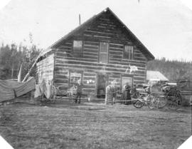 ["Cottonwood House" on the Cariboo Wagon Road near Quesnell]