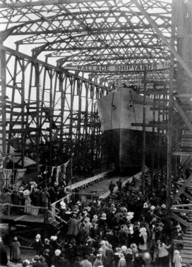 [Crowds at Wallace Shipyards for the launching of the "Chilkoot I"]