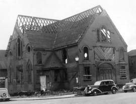 [Hamilton Hall (formerly First Baptist Church) being demolished]