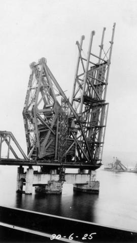 Bascule counterweight system : June 30, 1925