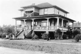 [Exterior of a house on the corner of Salisbury Avenue and Arcola  (formerly Inverness) Street in...