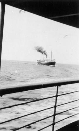 Steamship seen from the Vencedor