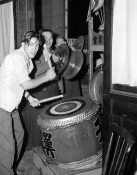 [Chinese musicians playing during VJ day celebrations in Chinatown]