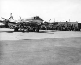 [Canadian Pacific Airlines pre-inaugural flight of the "Empress of Sydney" to Australia]