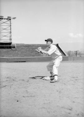 Baseball, Capilanos [Player on base]