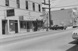 [205-209 East Pender Street - The Parlour, Yang Sheng Restaurant, and Hong Chong Fish]