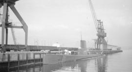 U.S.S. Sub 242 Bluegill [at dock]