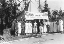 [South Vancouver Soldiers and Sailors Mothers and Wives Association refreshment tent]