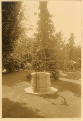 Ornamental well at 3838 Cypress Street residence