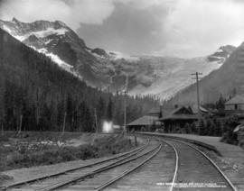 Glacier House and Great Glacier