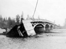 [Collapse of Capilano Creek bridge]