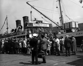 [People waiting to board the S.S. "Lady Alexandra" to see a performance of "Show B...