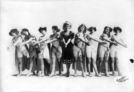 [Sullivan-Considine vaudeville circuit ladies' chorus line as they probably appeared at the Vanco...